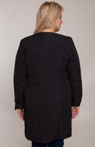 Černý lehký prošívaný kabát abstraktní vzor
