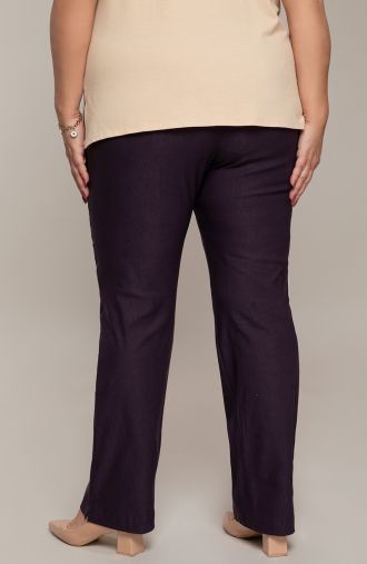 Delší rovné kalhoty v lilkové barvě