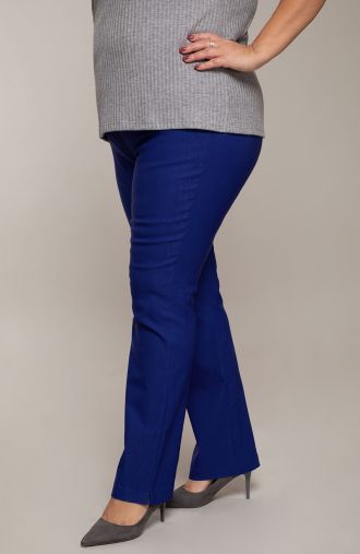 Delší rovné kalhoty v safírově modrý barvě