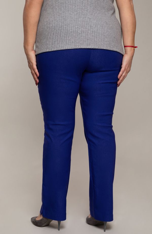 Delší rovné kalhoty v safírově modrý barvě