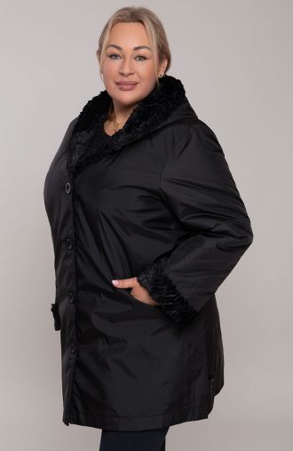 Černá dlouhá bunda s kapucí a umělou kožešinou