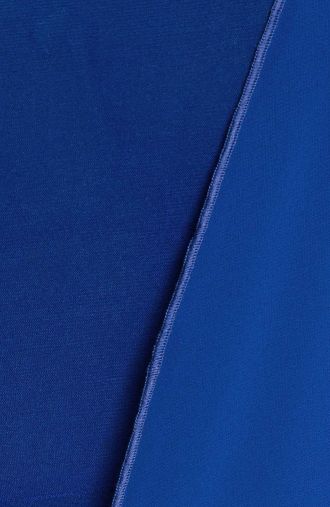 Dlouhé safírově modrý šaty s mantilou