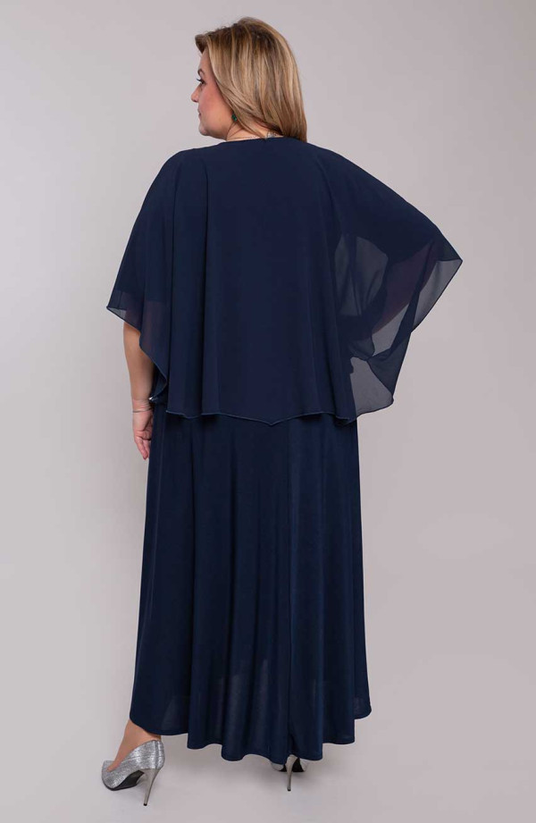 Dlouhé tmavě modré rozšířené maxi šaty se šifonovou mantilou a výstřihem do V Módní velké velikosti