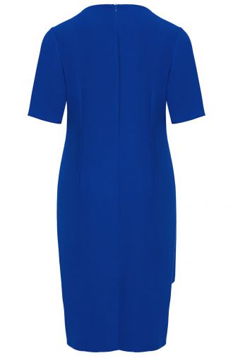 Elegantní safírově modrý šaty s broží