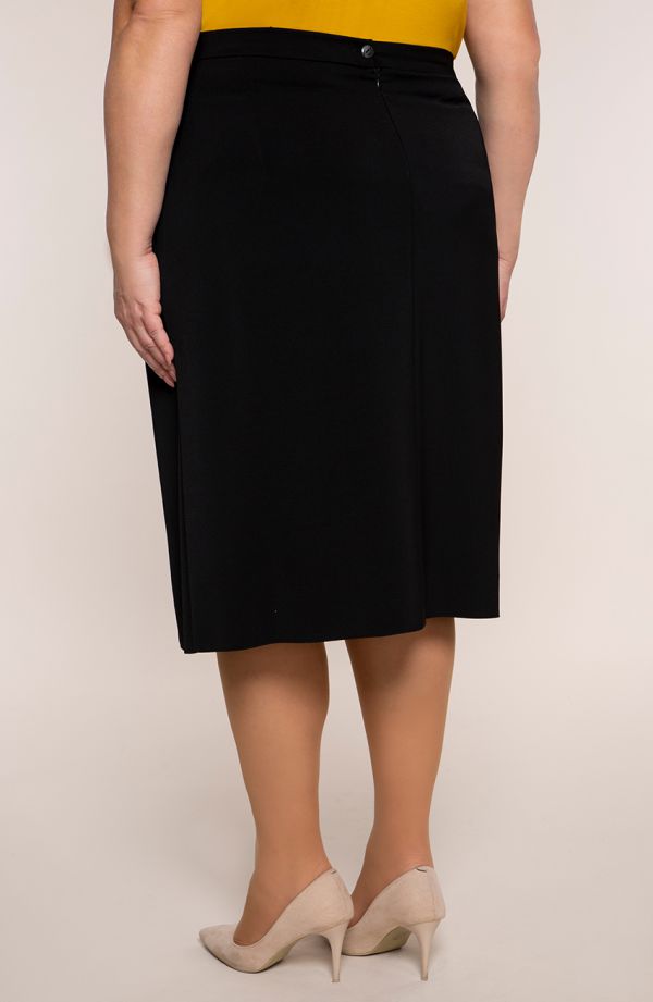 Černá rovná sukně s lemováním