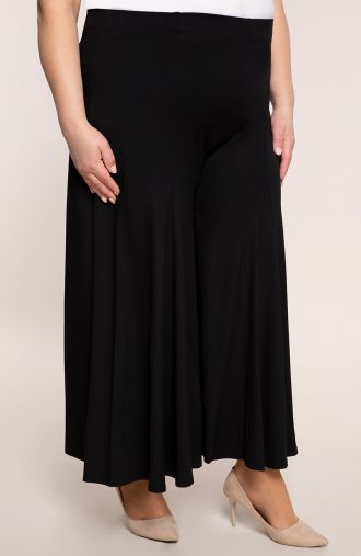Černá pletená sukně a kalhoty